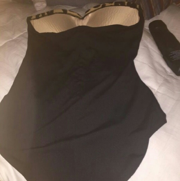 Bikini - Picture 2 of 2