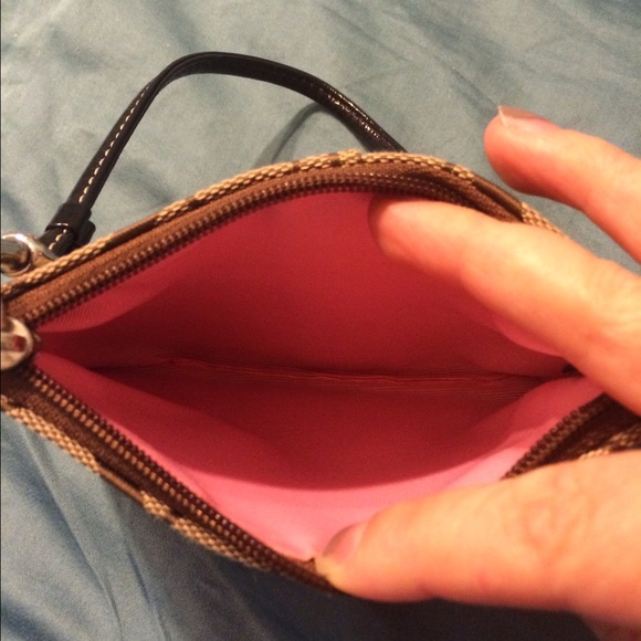 Small Coach wristlet - Picture 2 of 2