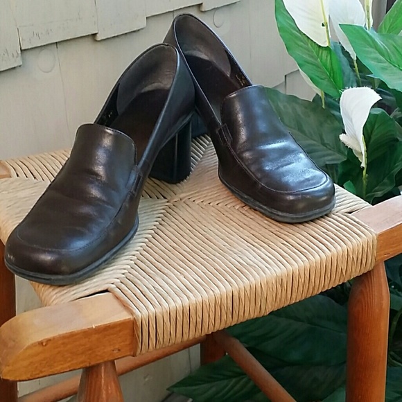 Bandolino Brown Leather Heeled Loafer