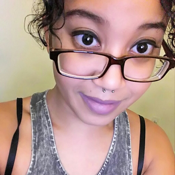 Meet your Posher, Shay - Picture 2 of 4