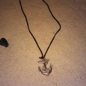 Anchor necklace ?