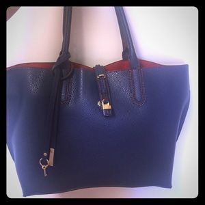 blue tote bag