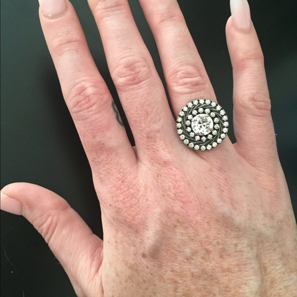 Gorgeous Adjustable Swarovski Crystal Ring **NEW**
