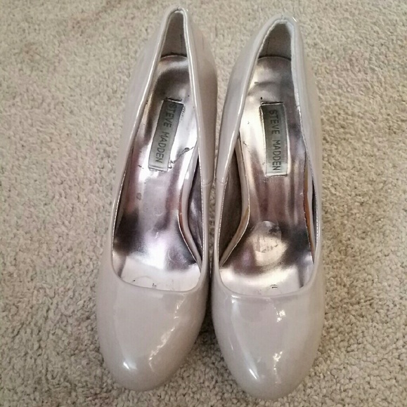 Steve Madden nude pumps