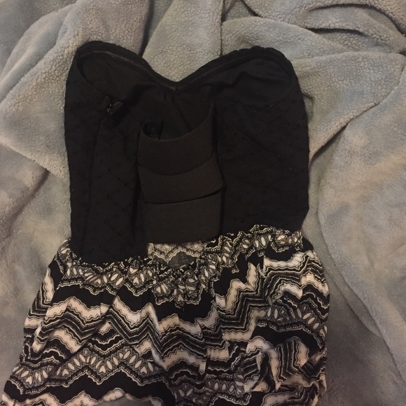 Kendall and Kylie - Picture 2 of 3