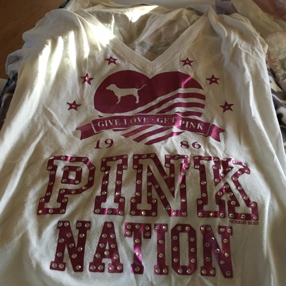 Tshirt - Picture 1 of 2