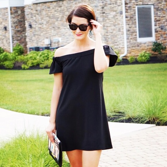 Black off the shoulder dress - Picture 2 of 4