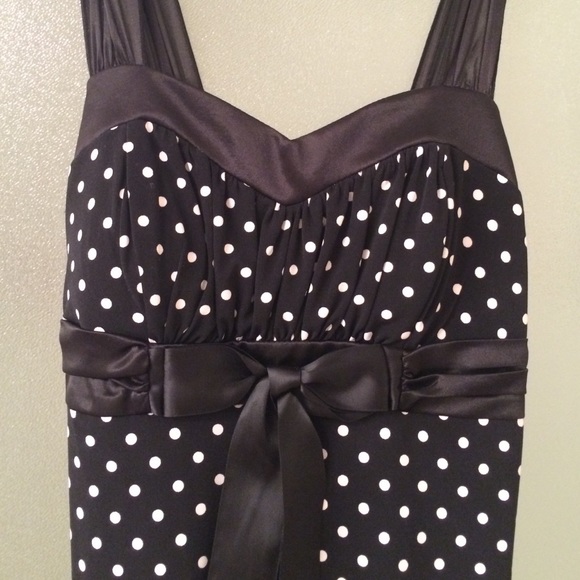 Dress - Picture 2 of 3