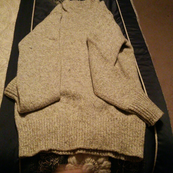L.L Bean uni sex sweater
