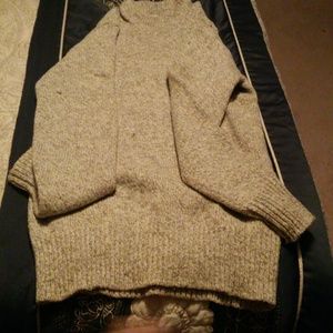 L.L Bean uni sex sweater