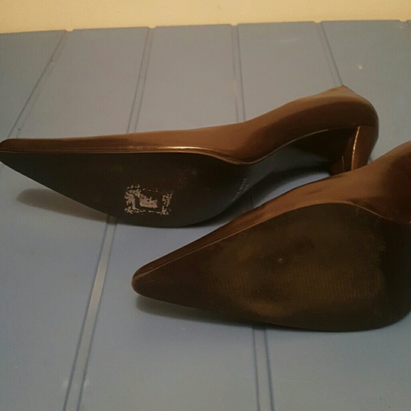 Pumps - Picture 3 of 4