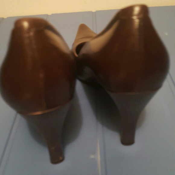 Pumps - Picture 4 of 4