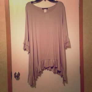 Size 1X Ruffled tunic
