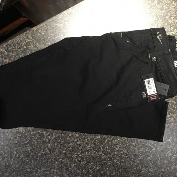 Brand New size 27 black Miss Me skinny Jeans
