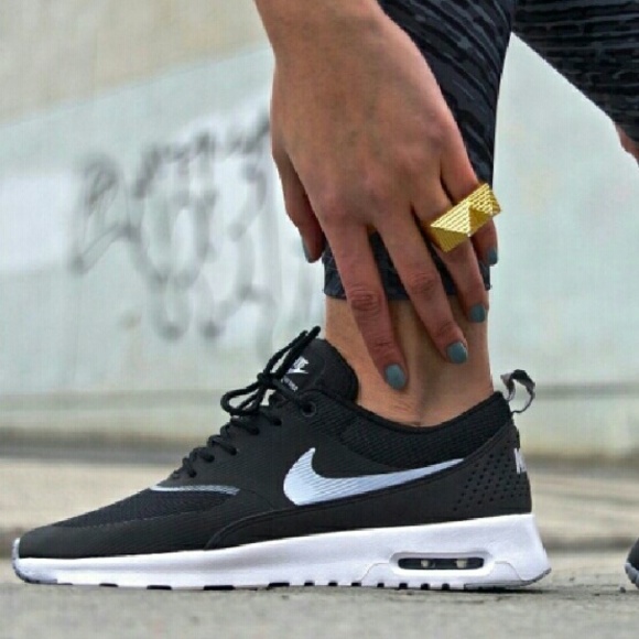 NIKE AIR MAX THEA BRAND NEW - Picture 4 of 4