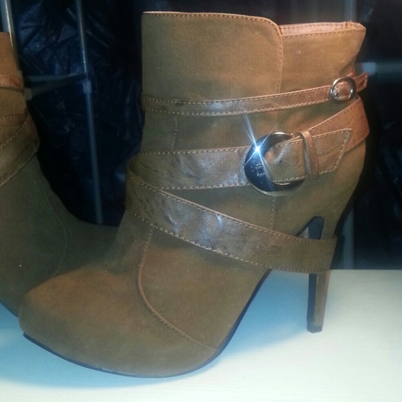 Tan /Brown Suede Heel boots