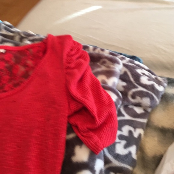 Tshirt - Picture 2 of 3