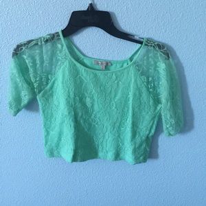 Crop top