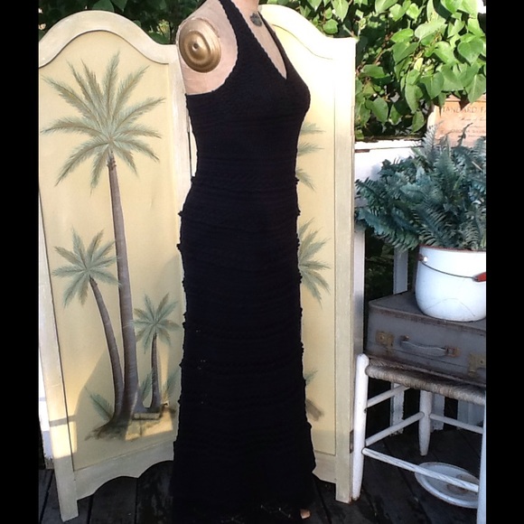 VTG MODA INTERNATIONAL CROCHETED HALTER MAXI DRESS - Picture 3 of 4