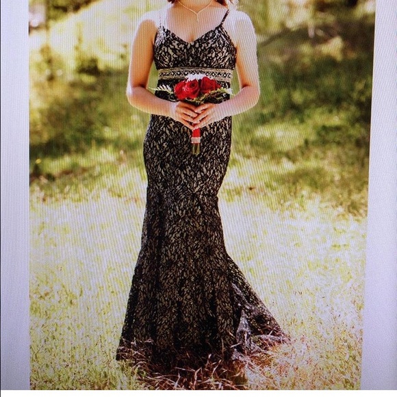 Dress - Picture 1 of 3