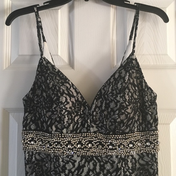 Dress - Picture 2 of 3