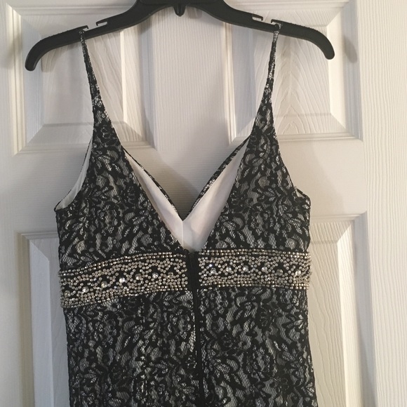 Dress - Picture 3 of 3