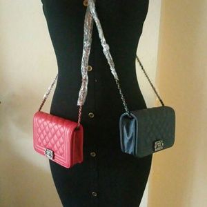 Vestido  negro $ 45 cartera, $ 45