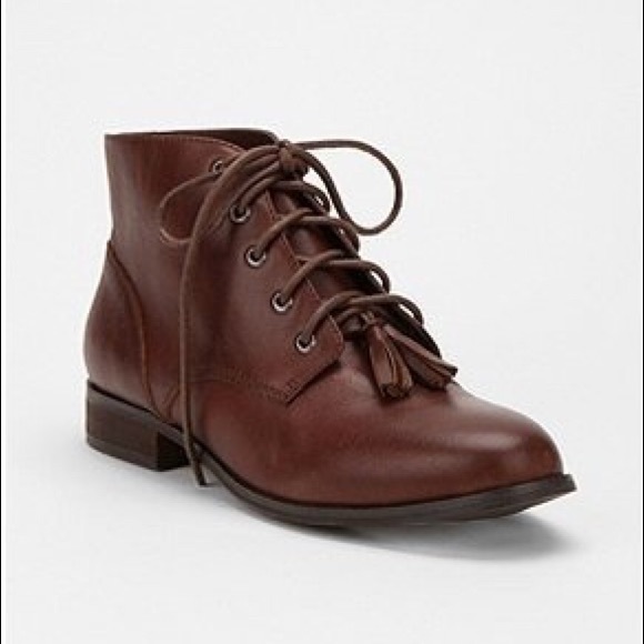 Urban outfitters BDG leather tassel boot