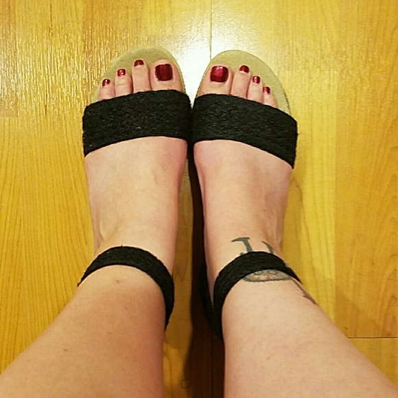 Cute black strappy multicolored low wedges