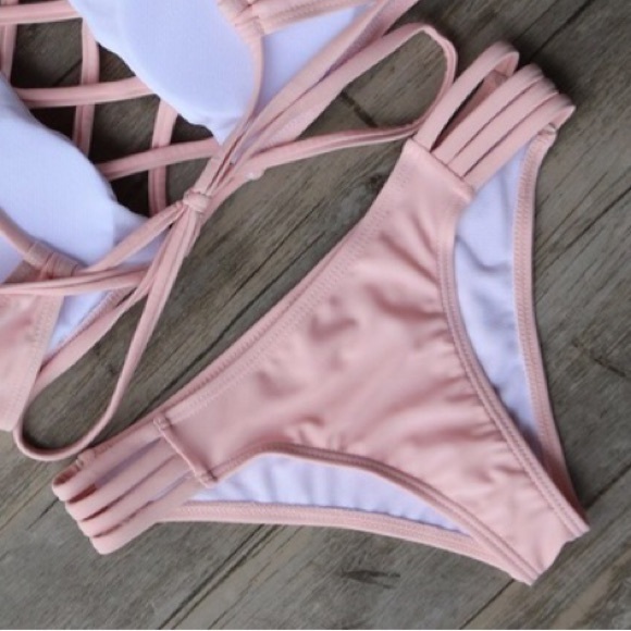 ๐Light pink bikini (top and bottom) - Picture 2 of 3