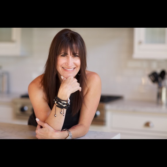 Meet your Posher, Lisa - Picture 2 of 4