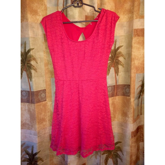 🌺SUPER CUTE magenta lace dress🌺