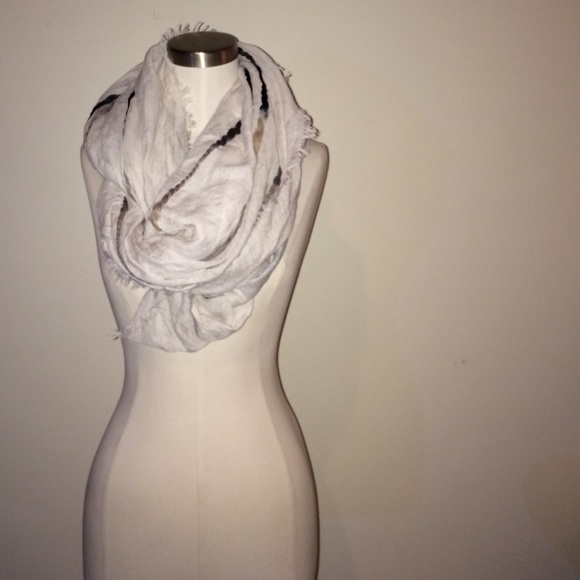CLOSET CLOSING NWOT Cynthia Rowley Infinity Scarf