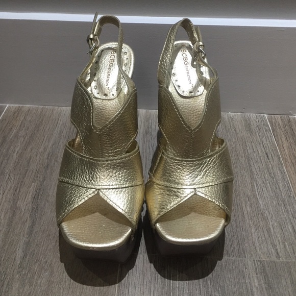 BCBGeneration Chunky Gold Heels - Picture 2 of 3