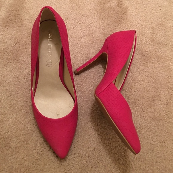 Pink magenta pumps!! 👠👠