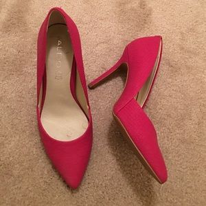 Pink magenta pumps!! 👠👠