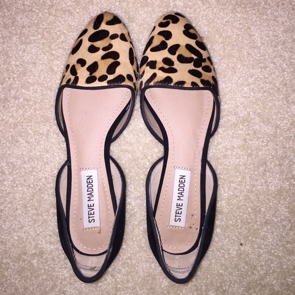 MAKE AN OFFER. Steve Madden flats.