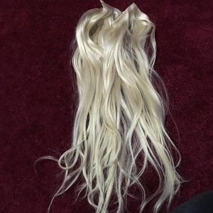 Bellami piccolina 120gram 18inch in ash blonde.