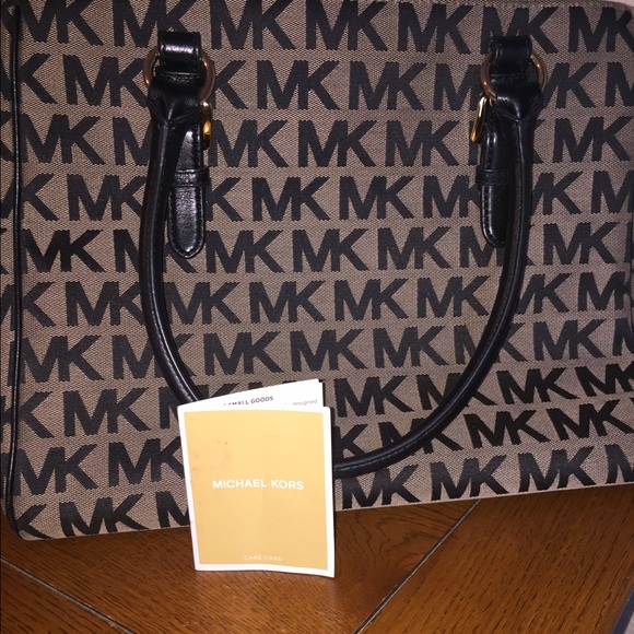 AUTHENTIC Michael Kors handbag