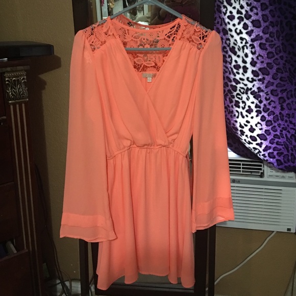 Mini dress - Picture 1 of 2