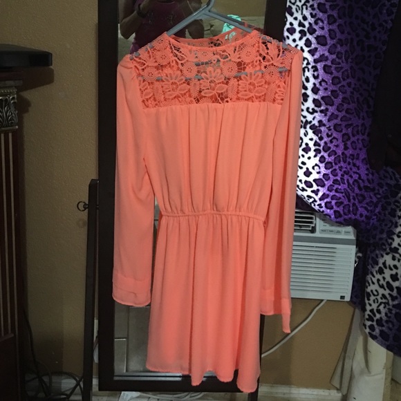 Mini dress - Picture 2 of 2