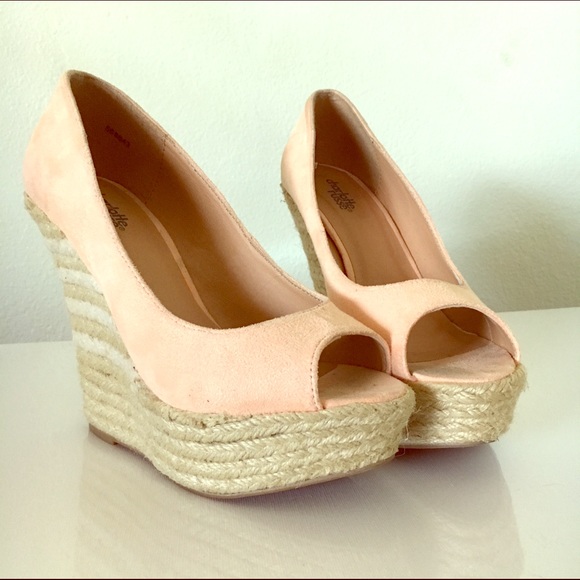 Charlotte Russe Peach Wedges