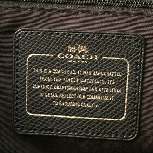 Authentic Coach signature Ava chain tote - Picture 4 of 4