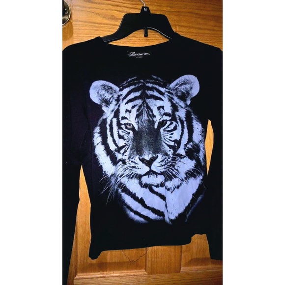 Black, long-sleeved shirt with tiger print - Picture 1 of 1