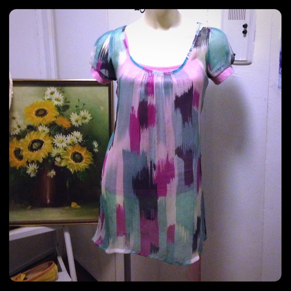 ‼️ON SALE‼️Watercolor print tunic paired w/ tank - Picture 1 of 4