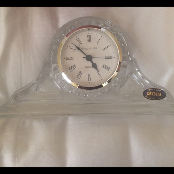 Stirling and Noble 24 Lead Chrystal clock ✨