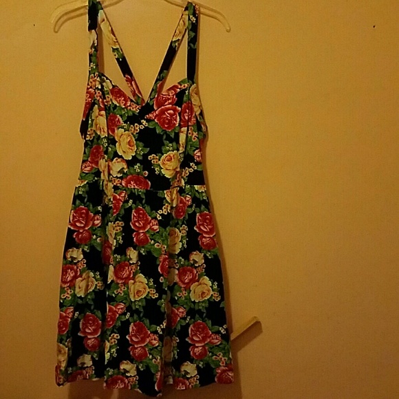 Forever 21 Dresses & Skirts - Black and pink floral print cross back dress