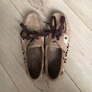 Tan boat shoes (Sperries) with leopard print