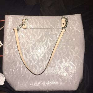 HURRY : SALE : 3.95 SHIPPING - MK purse