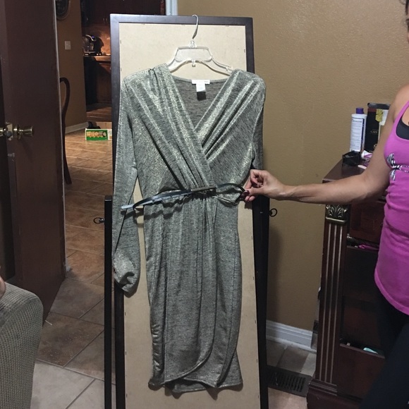 Fun little gold dress - Picture 1 of 2